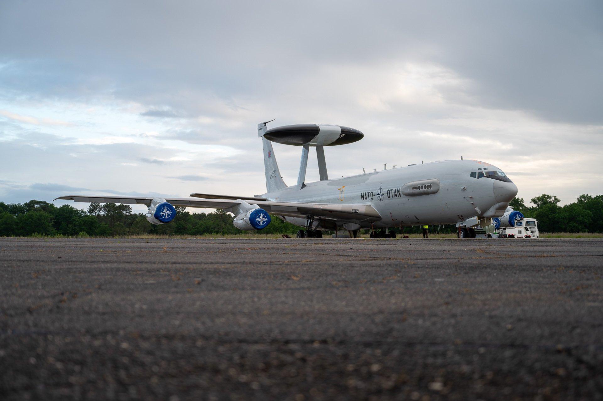 Samolot NATO AWACS