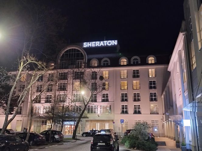 Studniówka w Sheratonie w Sopocie. Tak się bawiło V LO im. Stefana Żeromskiego w Gdańsku [GALERIA]