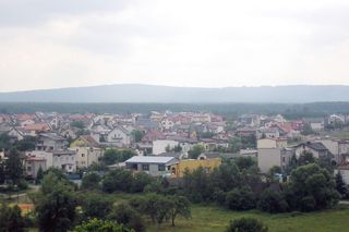 To najwyższy szczyt na Mazowszu. Znajduje się tuż przy granicy województw