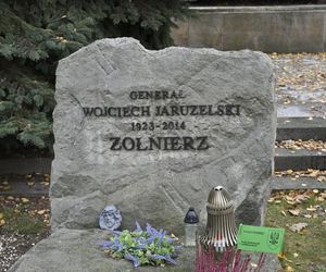 Grób Jaruzelskiego na Powązkach Wojskowych