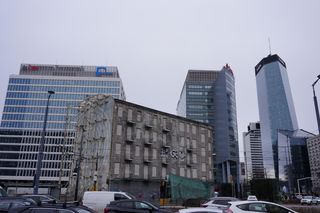 Zabytkowe kamienice przy rondzie ONZ