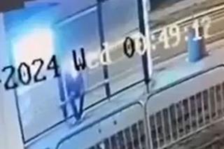  Łódź. Mężczyzna spłonął na przystanku. Domniemany sprawca podpalenia zatrzymany [ZDJĘCIA]