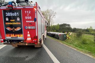 W autokarze jechało ok. 15 osób, pięciu pasażerów odniosło obrażenia w  wypadku