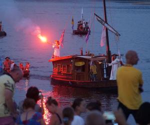 Festiwal Wisły 2023 w Bydgoszczy. Tak było na paradzie łodzi [ZDJĘCIA]