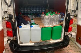 42-LATEK ODPOWIE ZA POSIADANIE ZNACZNYCH ILOŚCI NIELEGALNEGO ALKOHOLU