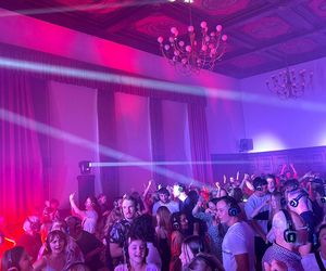 To pierwsza taka impreza w Olsztynie. Tłumy na Silent Disco w… ratuszu