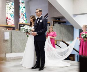 Porównaliśmy suknie ślubne córek prezydentów