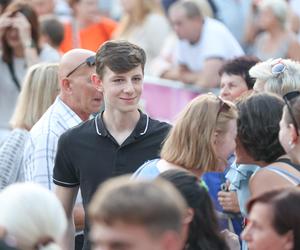 Potańcówka przed teatrem w Katowicach