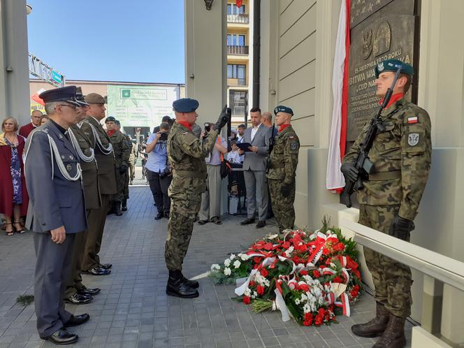 Odsłonięcie tablicy upamiętniającej 100-lecie Cudu nad Wisłą