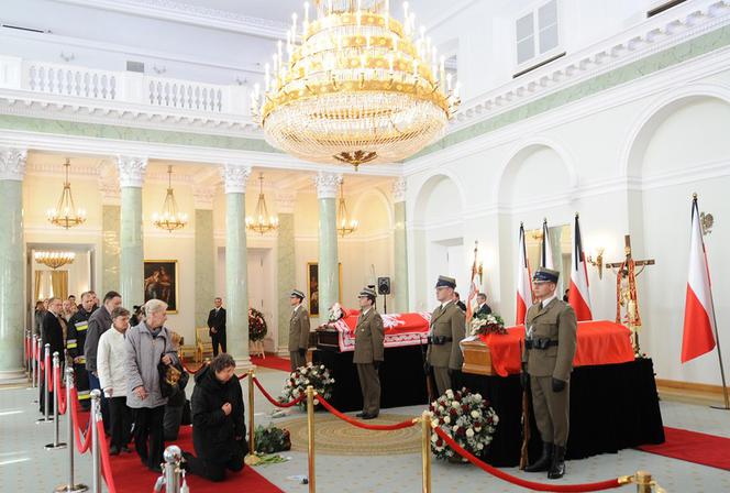 Trumny Lecha i Marii Kaczyńskich w Pałacu Prezydenckim 