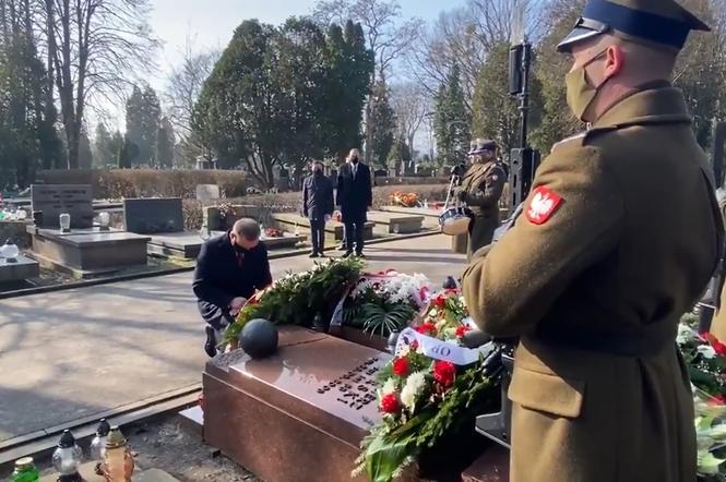 Andrzej Duda na grobie Kazimierza Górskiego