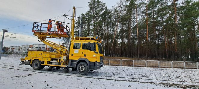 Ktoś zerwał sieć trakcyjną w Toruniu. Poważne utrudnienia