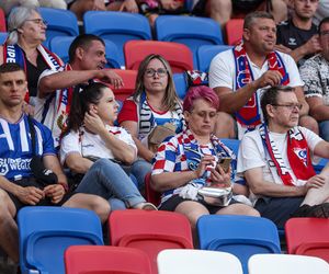 Górnik Zabrze - Termalica Nieciecza. Niesamowita atmosfera na Arenie Zabrze! Kibice Górnika dopingują swoją drużynę