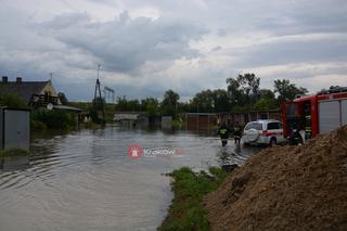 Kraków: rzeka Drwinka wystąpiła z koryta
