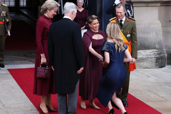 Wielki książę Luksemburga Henryk abdykował.