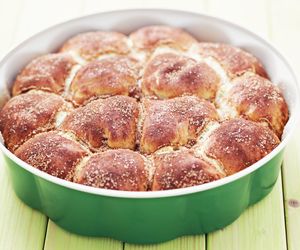 Odkryj przepis na brukowiec mazurski. To regionalne ciasto smakuje obłędnie i jest proste 