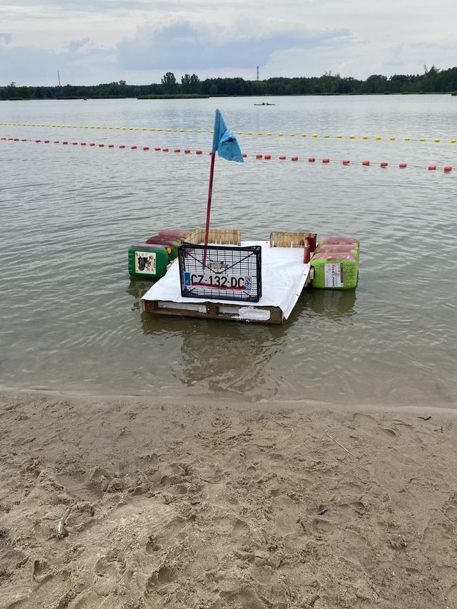 Kraśnickie Mistrzostwa w Pływaniu na Byle Czym