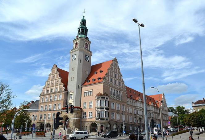 Złoty Wrzesień w Olsztynie. Ratusz i obserwatorium astronomiczne błyszczą