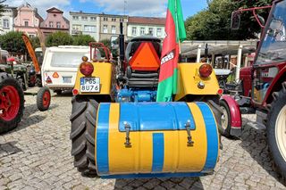 ​Zabytkowe traktory na rynku w Lesznie. Przedsmak festiwalu w Wilkowicach
