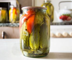 Ogórki po kaszubsku – idealne na zimę, słodko-kwaśne i wyraziste