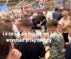 Dantejskie sceny w hipermarkecie Auchan. Klienci wyrywali sobie pudełka z rąk. Jest nagranie