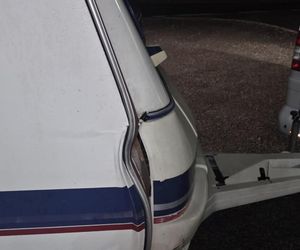 Tragedia w Cegielni. Pijany kierowca śmiertelnie potrącił rowerzystę i uciekł. Dramatyczny pościg za zbiegiem