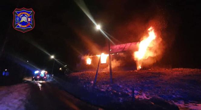 Szkoła poszła z dymem! Strażacy walczyli z płomieniami przez 3 godziny
