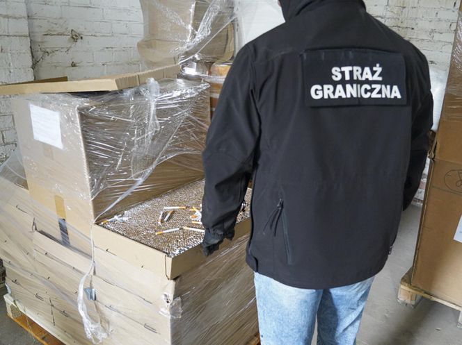 Nielegalna fabryka papierosów zlikwidowana! Milion papierosów w kartonach po pizzy