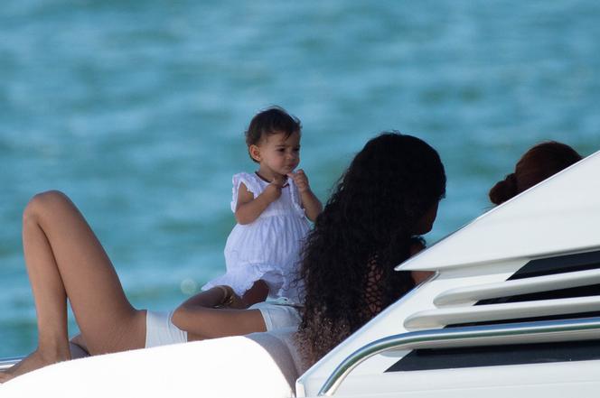 Kylie Jenner z córką, Stormi Webster na jachcie