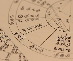 Horoskop tygodniowy 27.02 - 05.03. Przed tym znakiem zodiaku wielka kłótnia, która przyniesie rozłam w relacji. Lepiej trzymać język za zębami 