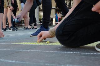 Największa w Polsce tablica Mendelejewa namalowana... kredą