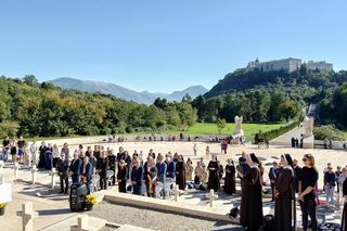 Cassino. Msza Święta na polskim cmentarzu wojennym