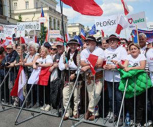 Dwa marsze w Warszawie. Wyborcy zgromadzili się w stolicy