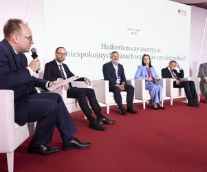 Debata hedonizm, czy ascetyzm. Forum Ekonomiczne Karpacz 2022