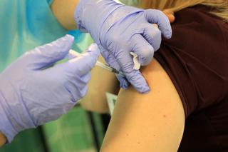 W Toruniu ruszyły szczepienia przeciw COVID-19