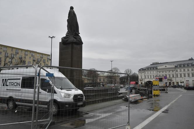 Finał WOŚP 2023. Budowa sceny w Warszawie