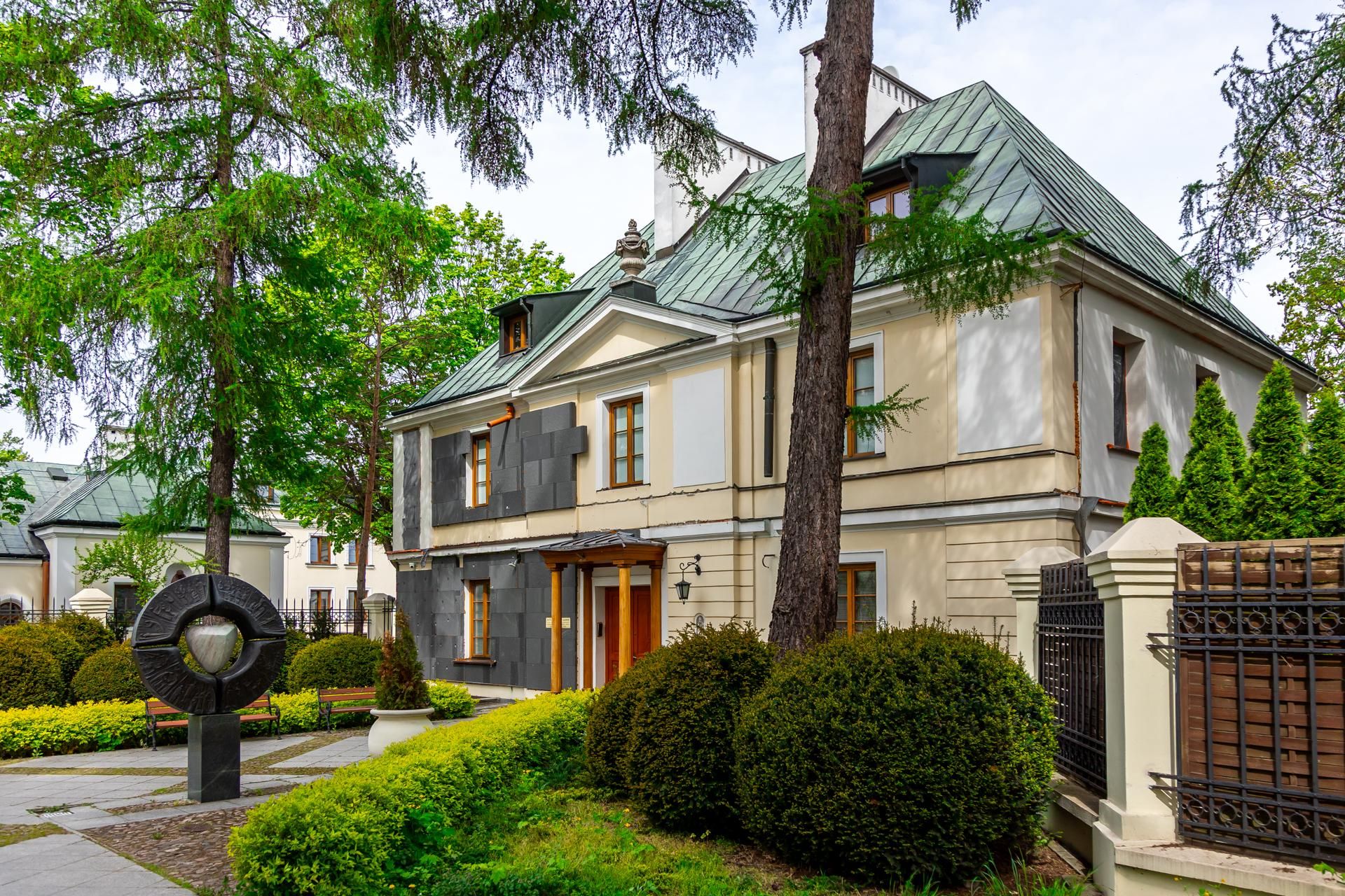 Nielegalna termomodernizacja zabytku w Wilanowie