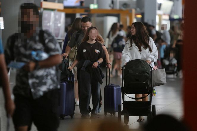 Marcin Hakiel z rodziną lecą na wakacje