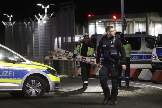 Hamburg, uzbrojony mężczyzna dostał się na teren lotniska