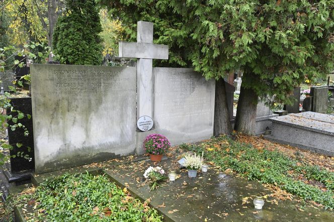 Grób matki Bronisława Komorowskiego