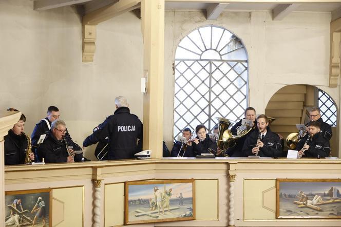 Przejmujące pogrzeby zamordowanych policjantów z Wrocławia. Tłumy żegnają funkcjonariuszy