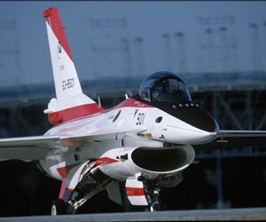 Myśliwce F-2