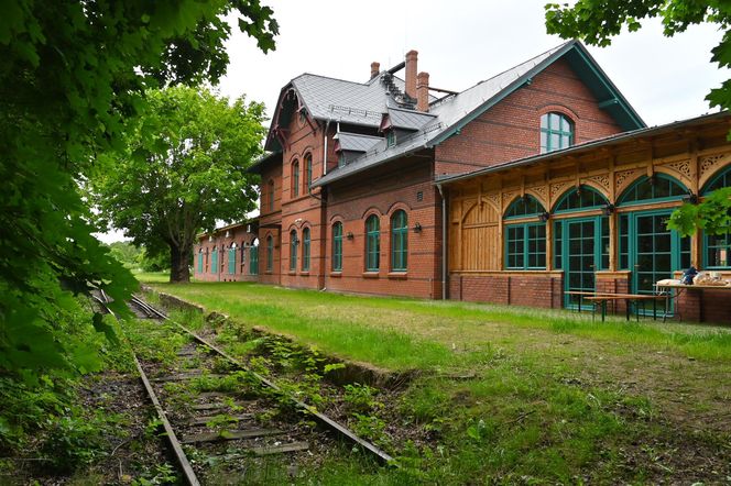Dworzec w Leśnej po remoncie 