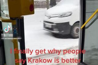 Autobus miejski gnał z pasażerami przy otwartych drzwiach. Przerażające sceny na Ursynowie