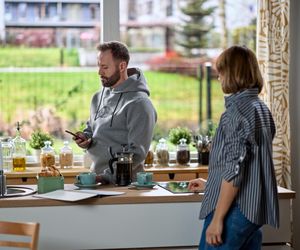 Na Wspólnej odc. 3975. Kuba (Przemysław Cypryański), Iga (Lidia Sadowa)