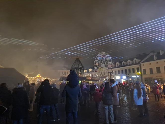 Rzeszów. Pokaz laserowy na Rynku [ZDJĘCIA]