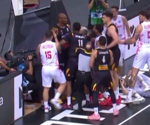 Wielka awantura na parkiecie w meczu Polaków. Nagle rzucili się na siebie