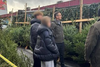 Mateusz Morawiecki kupił choinkę na święta