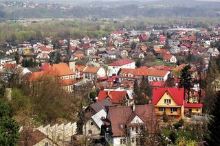 W tym małopolskim mieście mieszkał kiedyś święty. Leży w pobliżu Krakowa