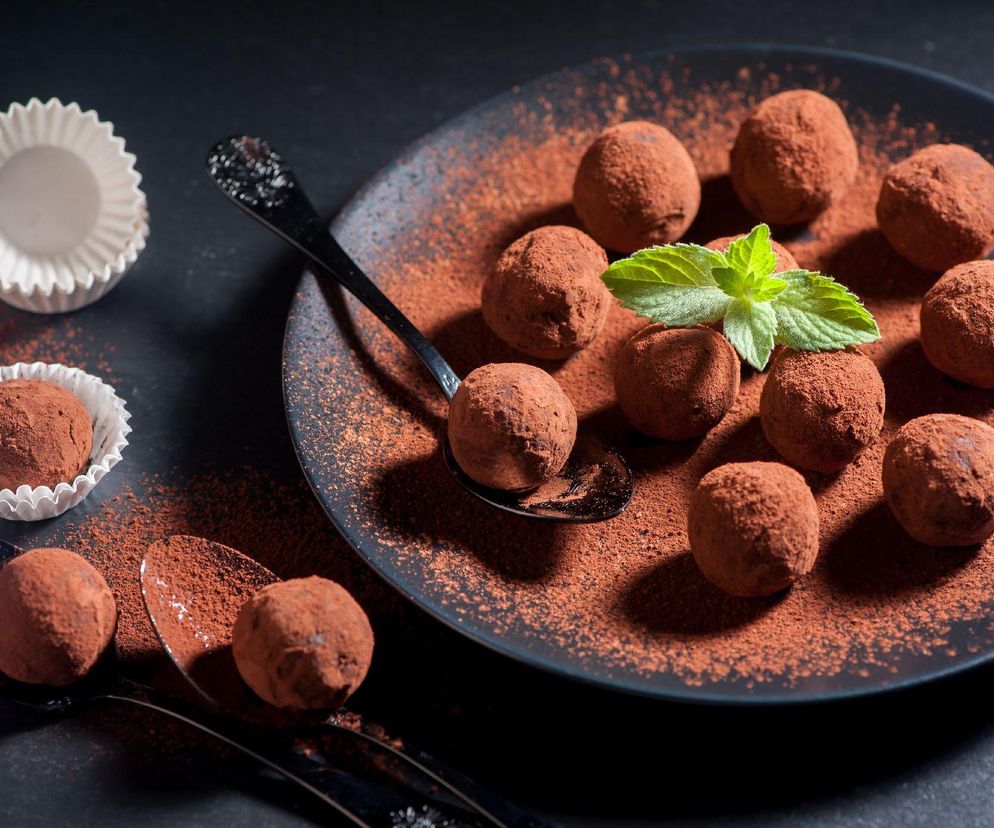 Przepis na orzechowe trufle. Słodka przekąska z 3 składników